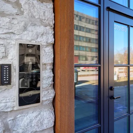 Stylish Volta Quarter With Ac *