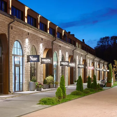 Stylish Volta Quarter With Ac Tallin