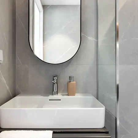 Stylish Volta Quarter With Ac * Tallin