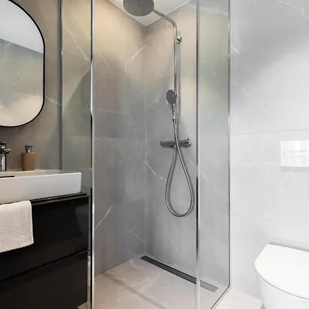 Stylish Volta Quarter With Ac *