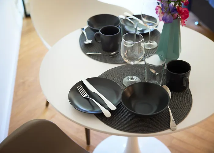 Stylish Volta Quarter With Ac