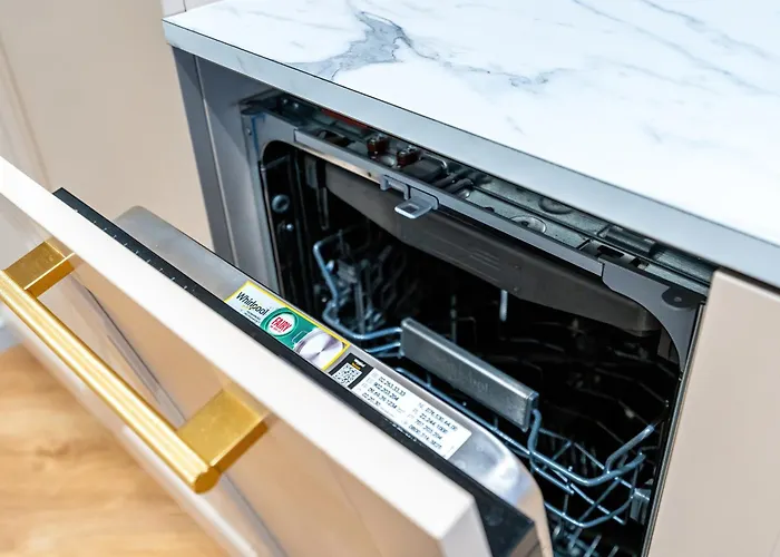 Stylish Volta Quarter With Ac