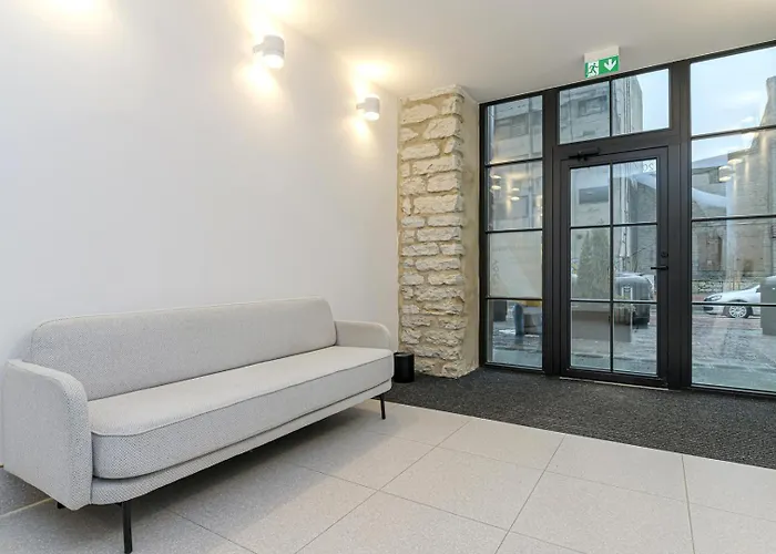 Stylish Volta Quarter With Ac