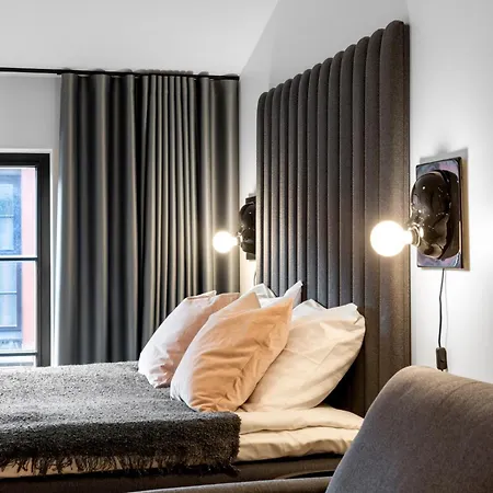 Stylish Volta Quarter With Ac * Tallin