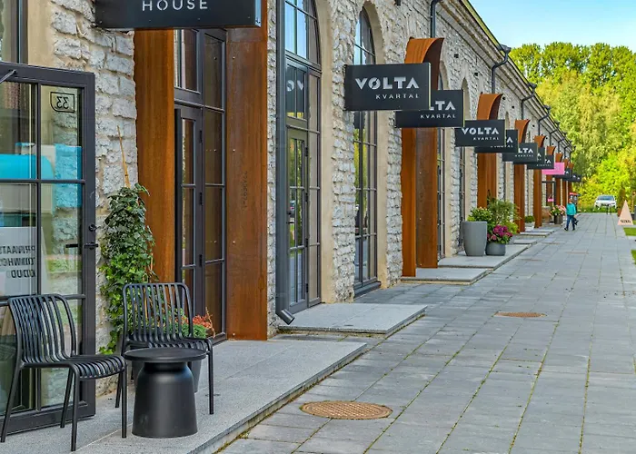 Stylish Volta Quarter With Ac Korter